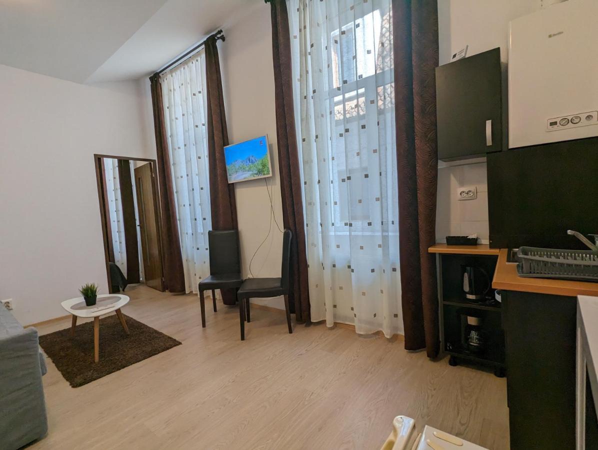Key Apartments In Main Square Braşov Eksteriør billede