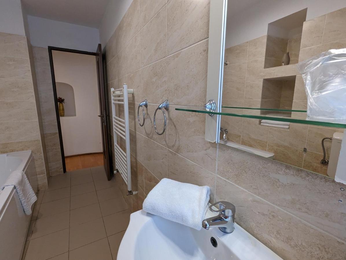 Key Apartments In Main Square Braşov Eksteriør billede