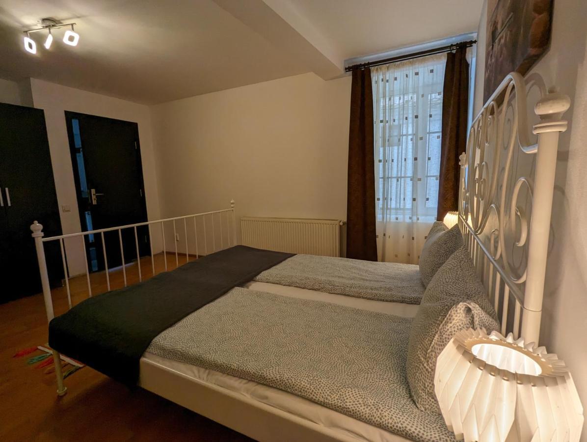 Key Apartments In Main Square Braşov Eksteriør billede
