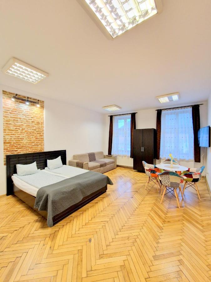 Key Apartments In Main Square Braşov Eksteriør billede